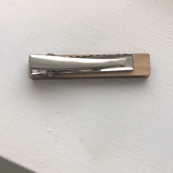3/$30 Wood tie clip with Camera design/ handcrafted NEW - Picture 2 of 3